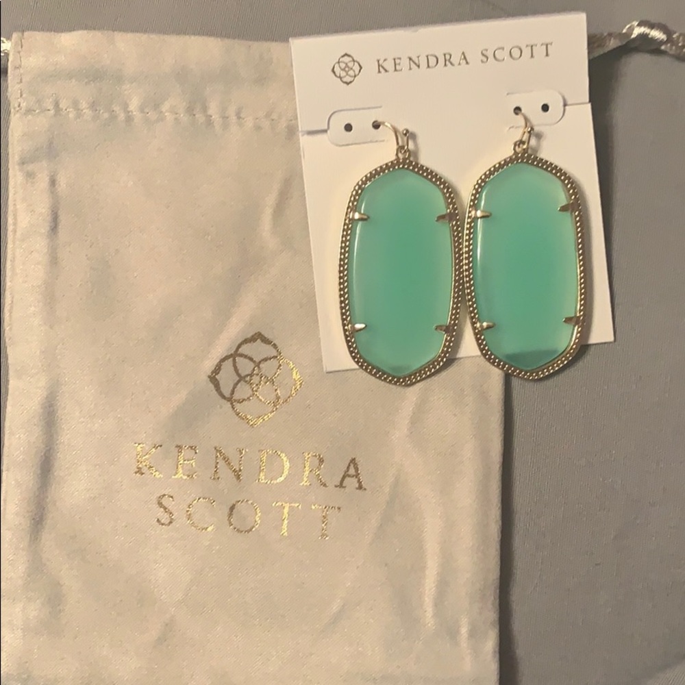 Kendra Scott earnings